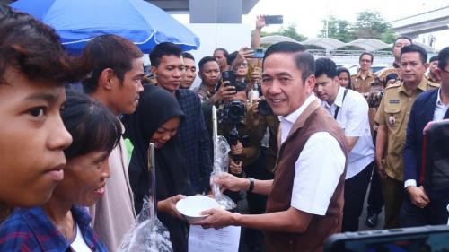 ratu-dewa-apresiasi-program-gerobak-untuk-eks-napi-rj-oleh-kejari-palembang-
